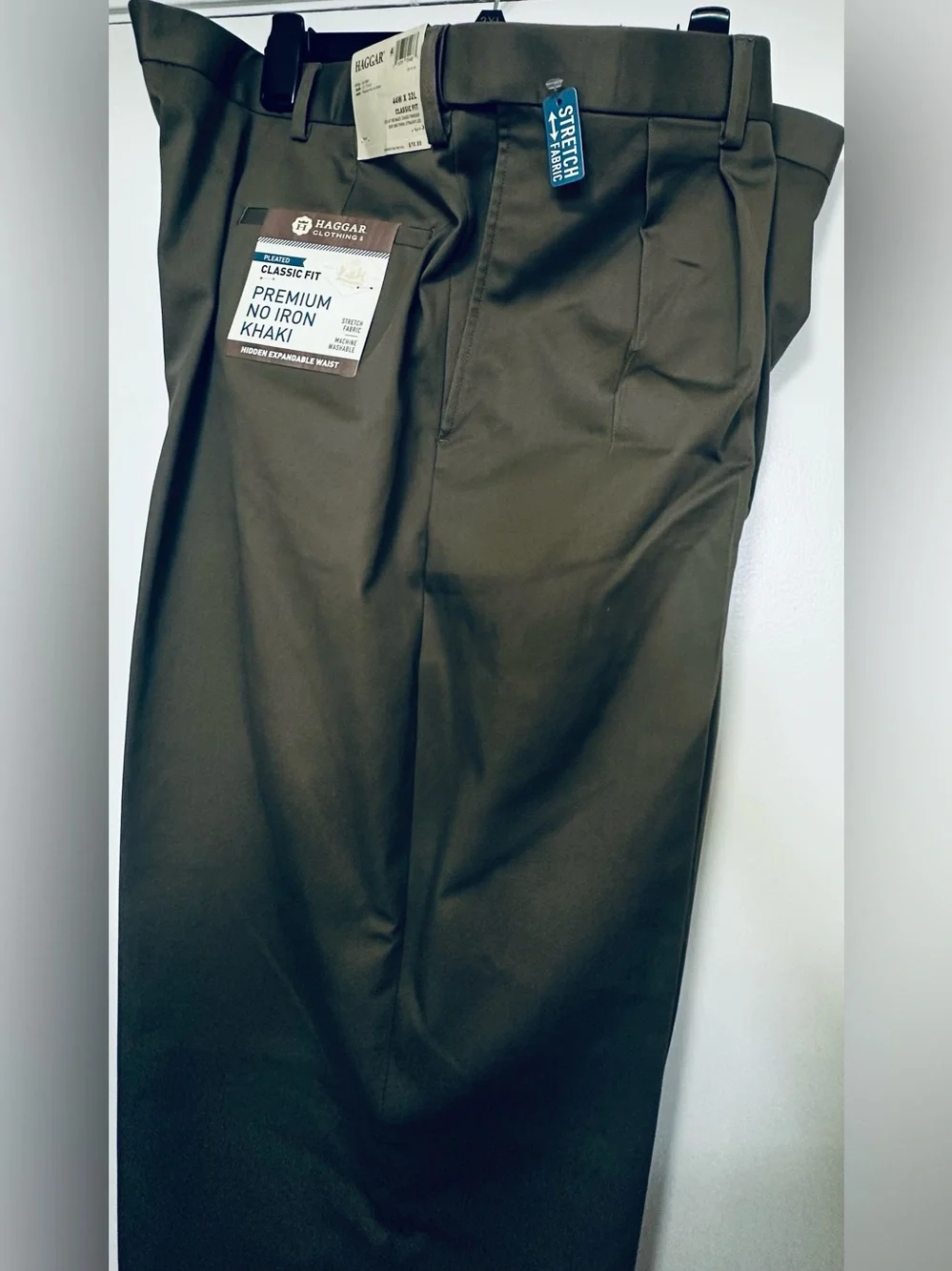 Haggar Premium Mens Khaki Pleat Classic Fit Pants 44WX32L Toast (Dark Beige) New